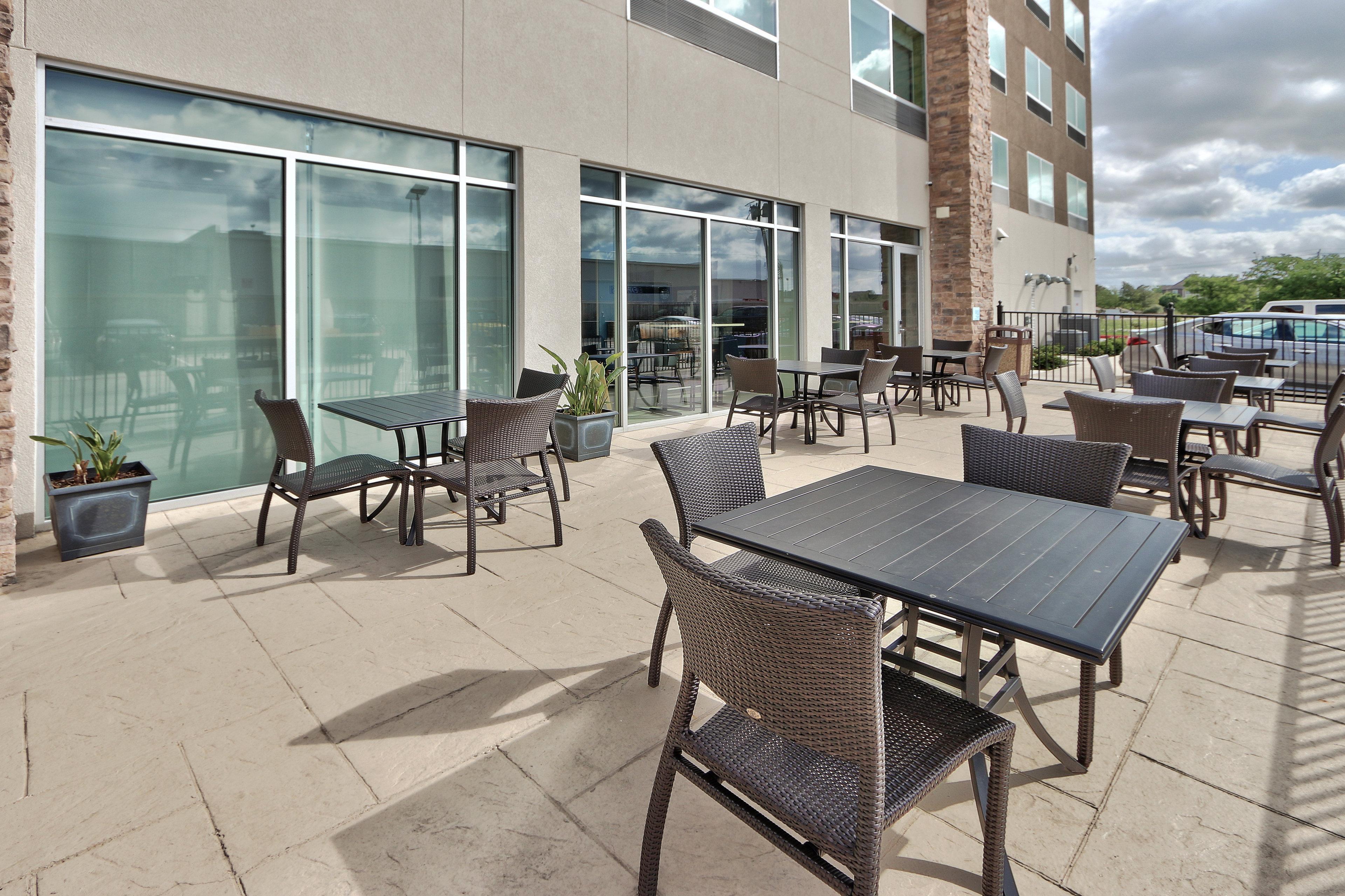 Holiday Inn Express & Suites - Houston East - Beltway 8 By Ihg Cloverleaf Экстерьер фото
