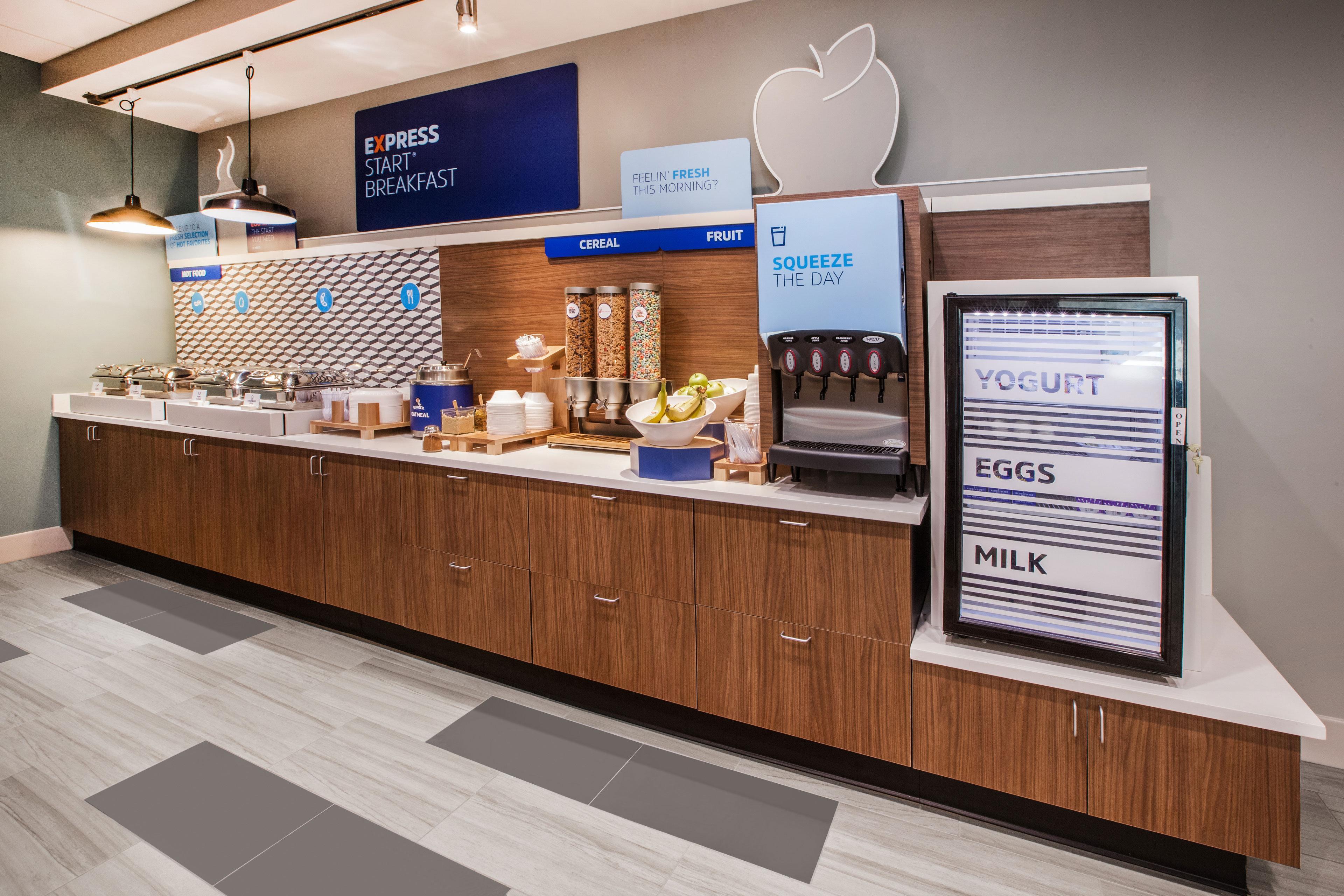 Holiday Inn Express & Suites - Houston East - Beltway 8 By Ihg Cloverleaf Экстерьер фото