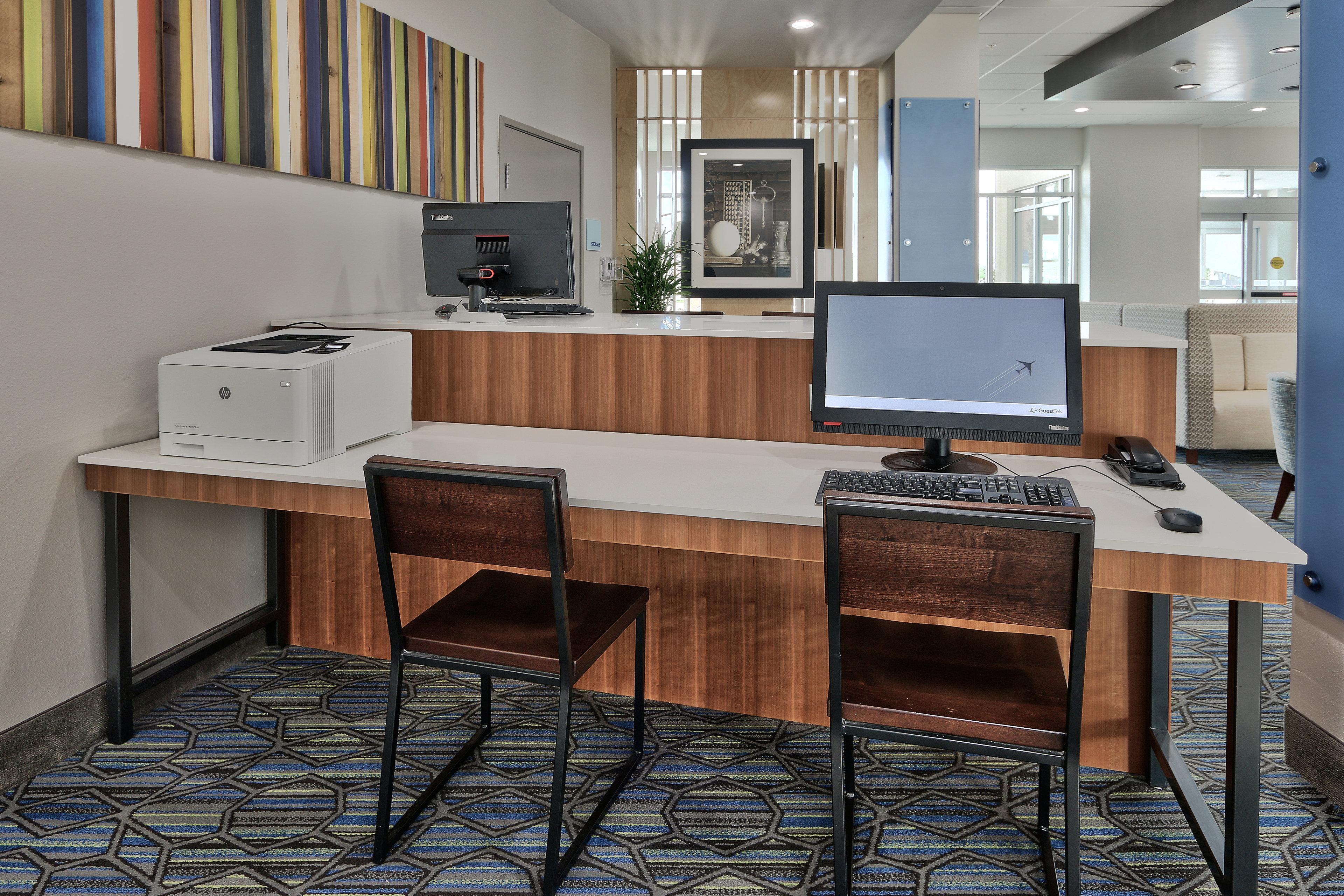 Holiday Inn Express & Suites - Houston East - Beltway 8 By Ihg Cloverleaf Экстерьер фото